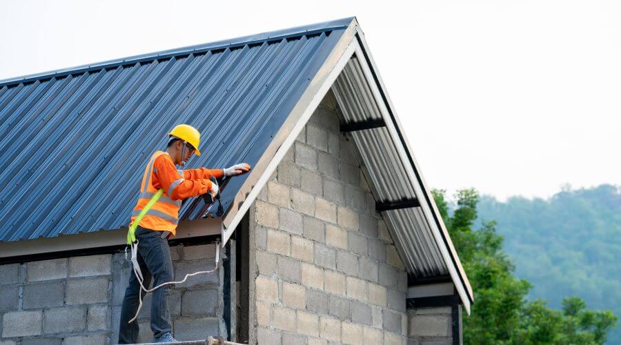 Professional gutter cleaning in Roscoe, MT